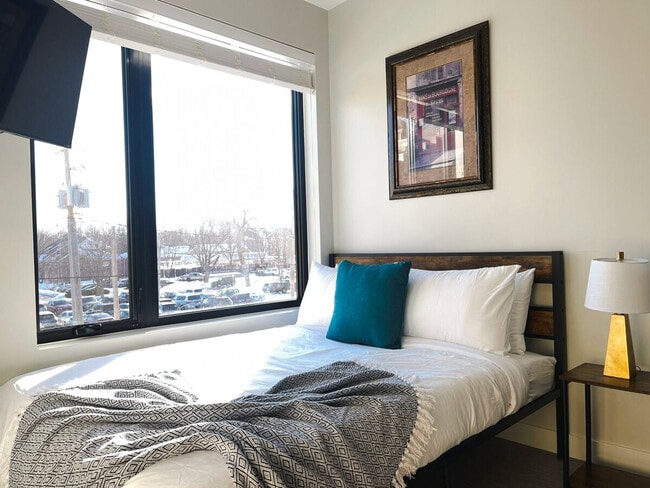 Photo - 2530 University Ave Unit ID1036850P