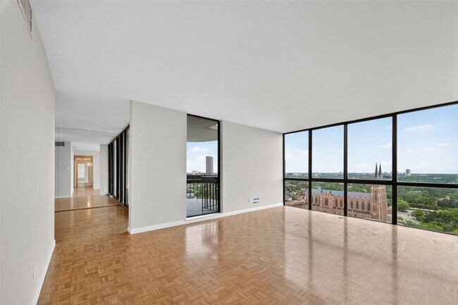 Photo - 5001 Woodway Dr Unit 1804