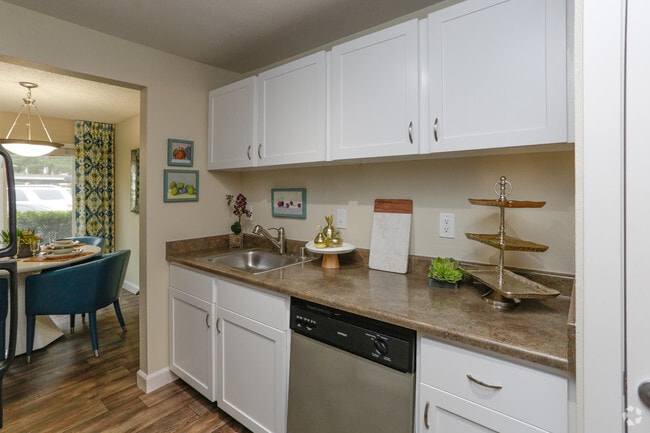 1BR, 1BA - 710 SF - Alder Bellevue