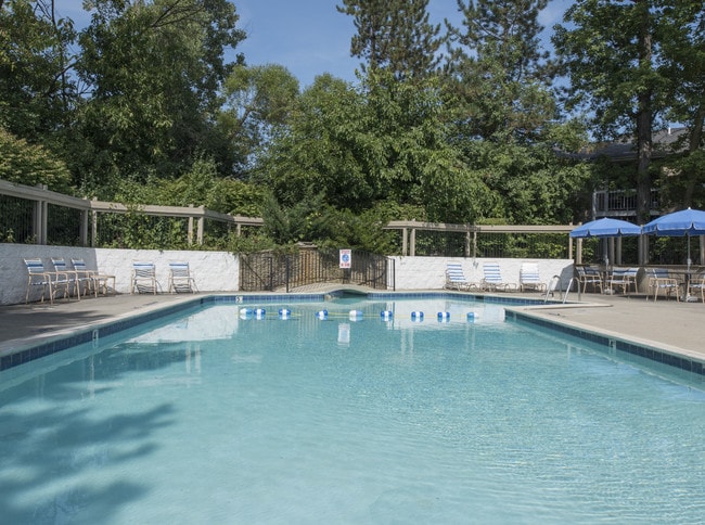 Photo - Glens of Northville Apartments