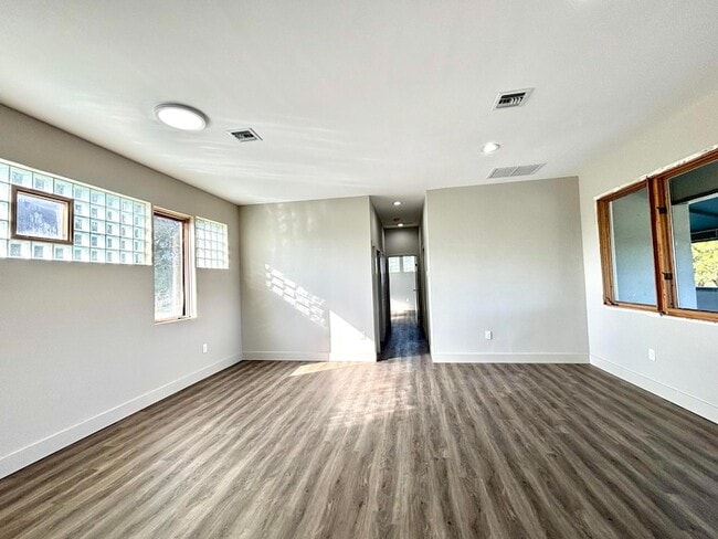 Photo - 540 S Federal Hwy