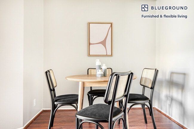 Photo - 11251 Morrison St Unit FL2-ID632