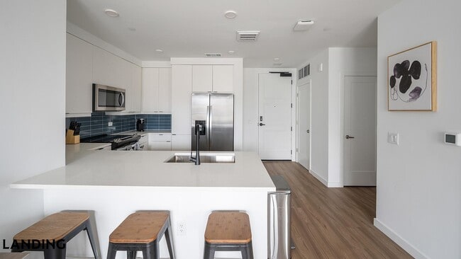 Building Photo - 1801 Patterson St Unit 721