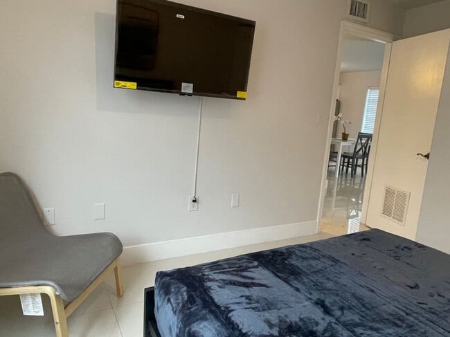 Photo - 1375 SW 6th St Unit SI ID1056519P