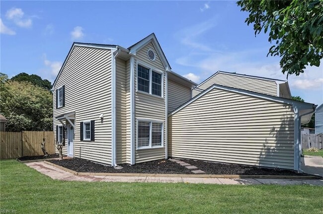 Photo - 10 Warwick Cir