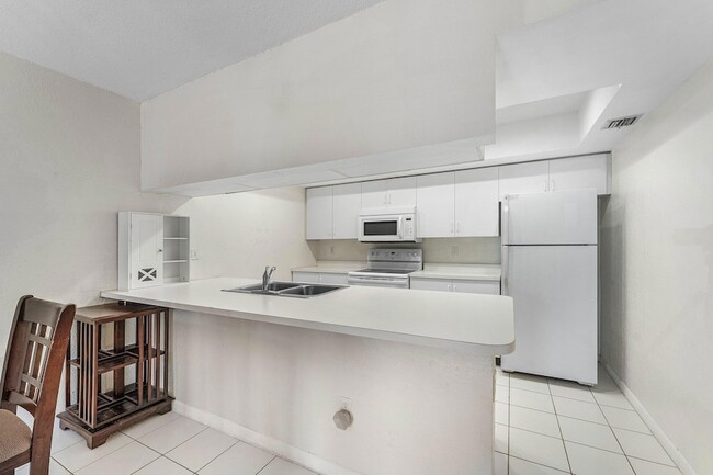 Photo - 170 Waterside Dr Unit 170