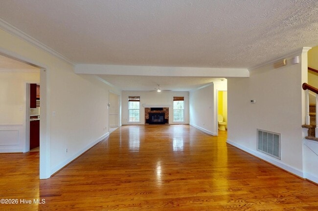 Photo - 464 Summerlea Dr