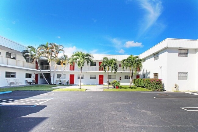 Building Photo - 402 Lake Shore Dr Unit 103