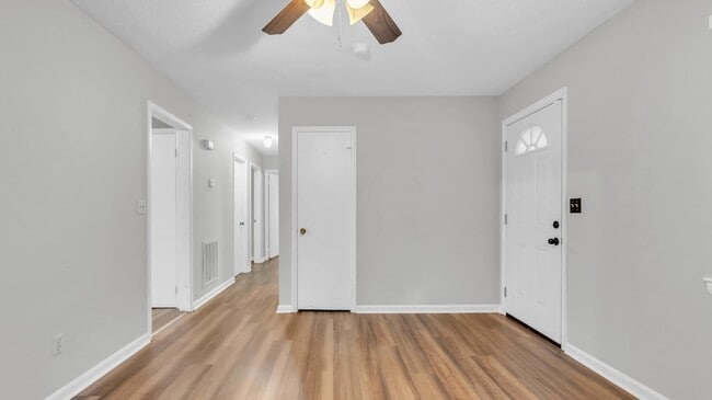 Photo - 6923 Barter Dr