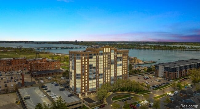Building Photo - 250 E Harbortown Dr Unit 1507