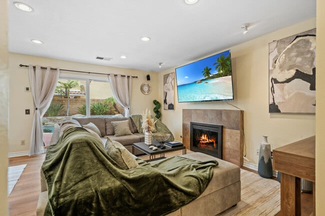 Building Photo - 2003 Pierce Ct Unit ID1292558P