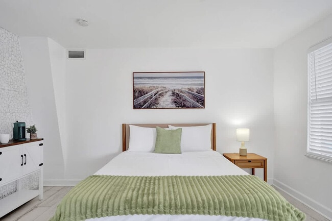 Building Photo - 901 N Federal Hwy Unit SI ID1504105P