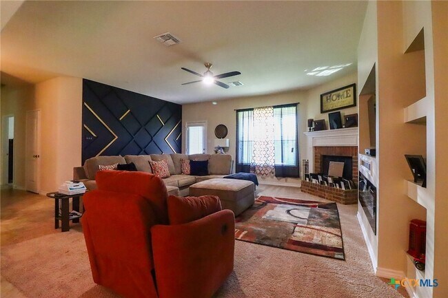 Photo - 802 Valentino Dr