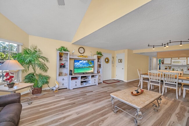 Photo - 2014 Royal Bay Blvd Unit SI ID1622424P