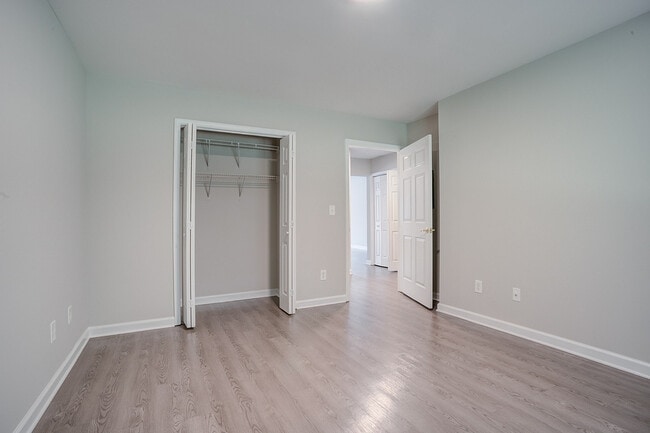 Colonial-Village-Apartments-Lincolnton-NC-Platinum-Floor-Plan-Bedroom-Upgraded-Flooring - Colonial Village