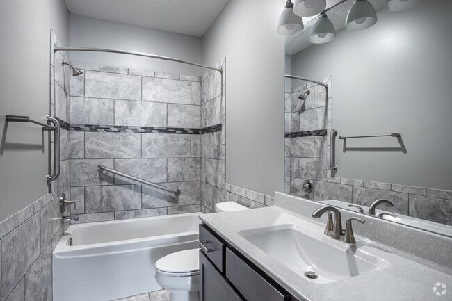 2BR, 2BA - Jefferson West