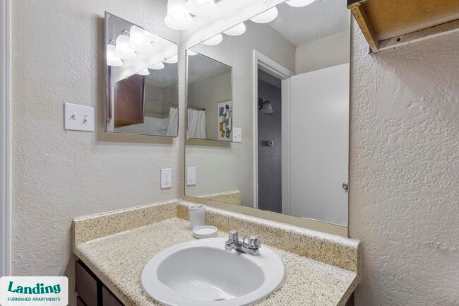 Photo - 1919 W Tarrant Rd Unit 214