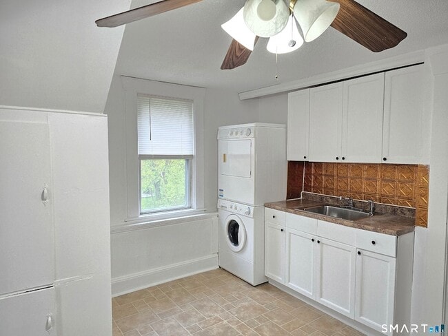 Photo - 103 Capen St