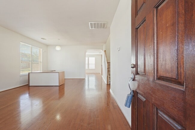 Photo - 29650 Legends Green Dr