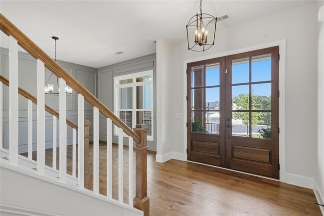 Photo - 401 Oakleigh Ave