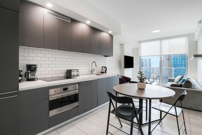 Building Photo - 227 NE 2nd St Unit FL31-ID1230857P