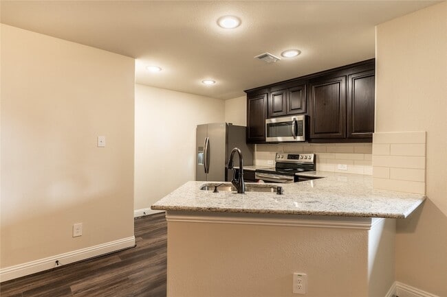 Photo - 6814 Topaz Dr