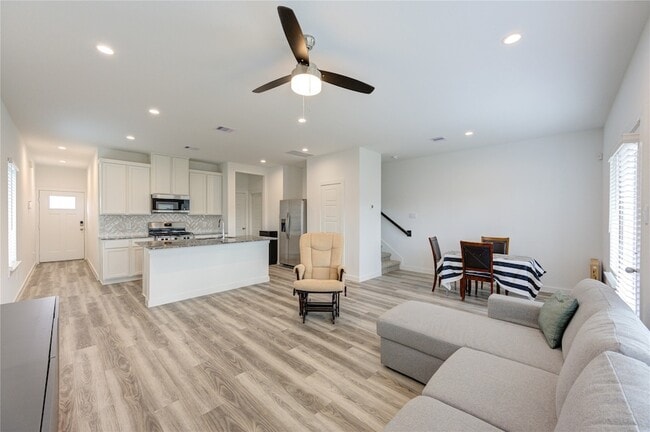 Photo - 10113 Berkeley Spgs Trl