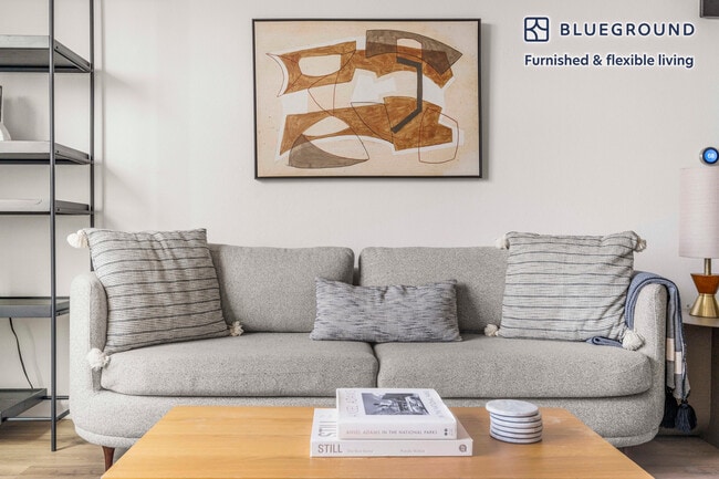 Photo - 3210 Esperanza Crossing Unit FL2-ID366