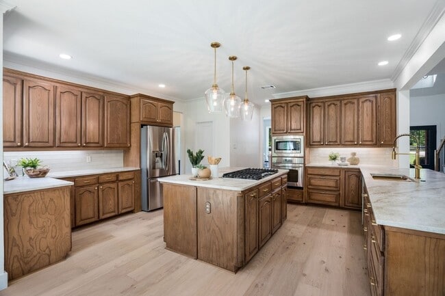 Photo - 890 Topaz Ln