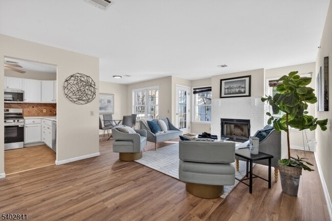 Photo - 11 Evergreen Dr