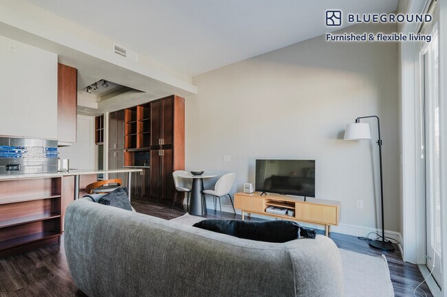 Photo - 3201 Esperanza Crossing Unit FL2-ID297