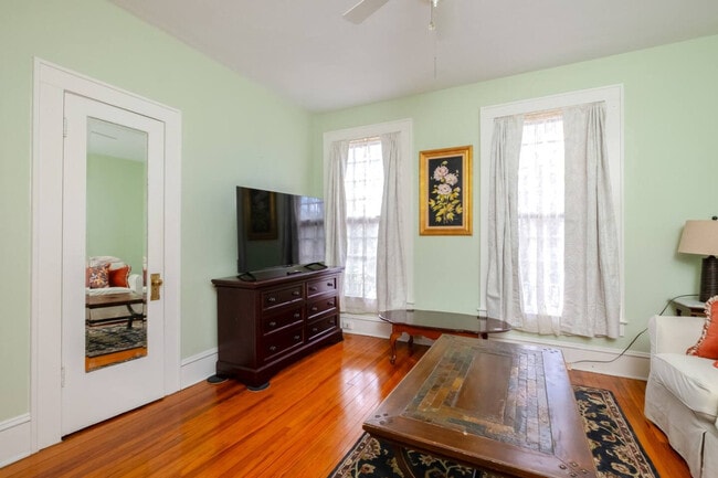 Photo - 406 NE 7th Ave Unit ID1359115P