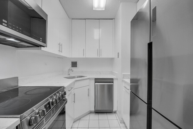 Photo - 330 E 38th St Unit 31H1