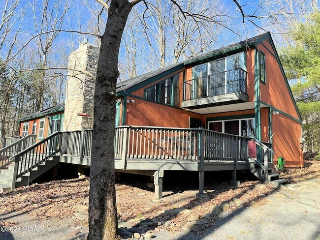 Photo - 402 Canoe Brook Dr