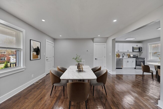 Photo - Grand Lee Apartments