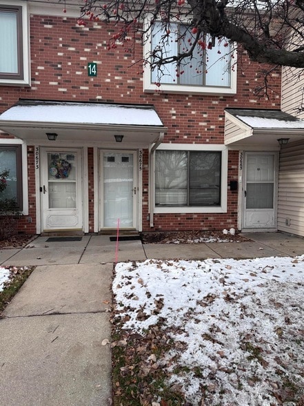 Building Photo - 30675 Hidden Pines Ln Unit 118