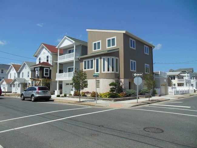 Photo - 202 N Princeton Ave