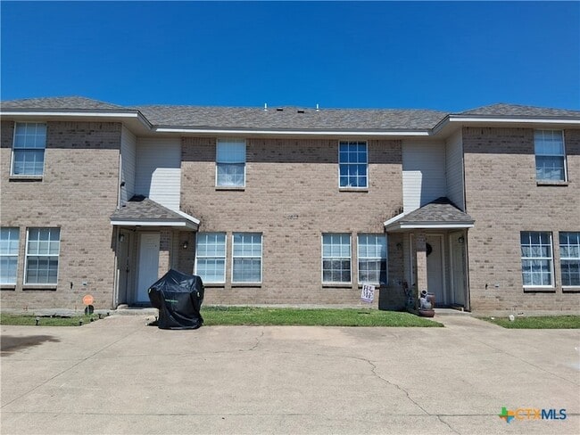 Building Photo - 5803 Redstone Dr Unit B