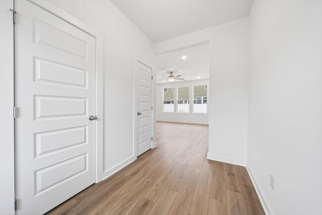 Photo - 7060 Sutton Dr