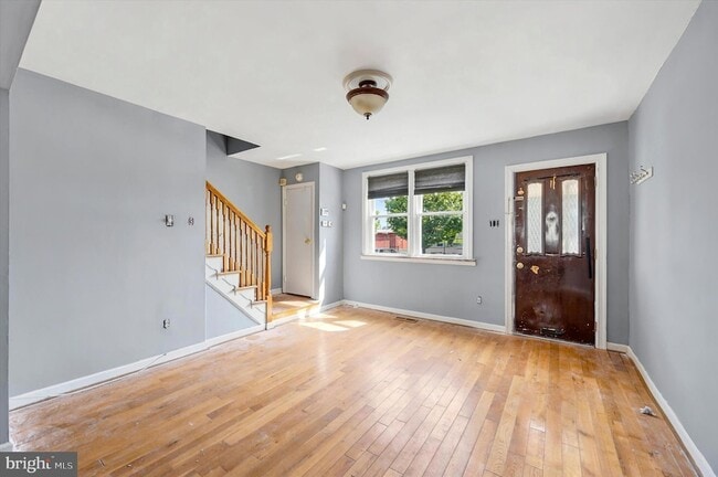 Photo - 4814 Devereaux St