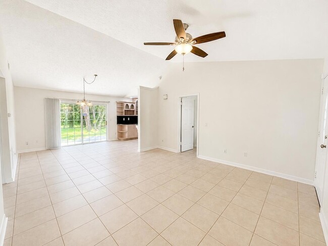 Photo - 2822 SW Giralda St