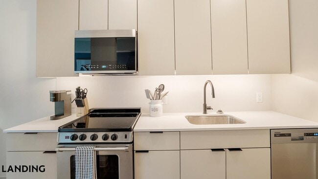 Photo - 1529 N Fremont St Unit 217