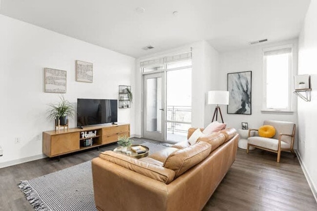 Building Photo - 747 N College Ave Unit ID1038657P