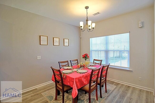 Photo - 1104 Marne Blvd