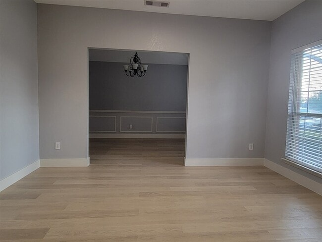 Photo - 424 Ambrose Dr