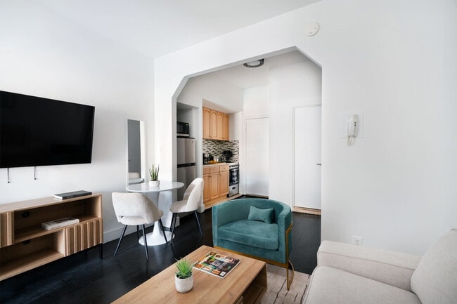 Photo - 444 W 48th St Unit ID1022007P