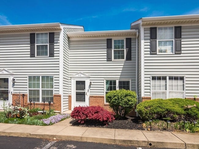 Building Photo - 952 Charleston Way Dr Unit 11C