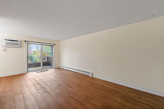 Photo - 3540 Hennepin Ave