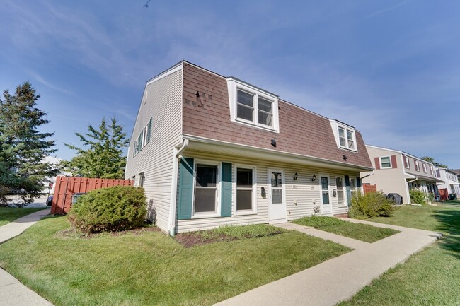 Photo - 1883 Jamestown Cir