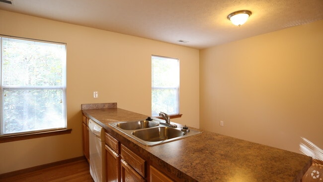 Kitchen - Hidden Brook Apartments & Townhomes